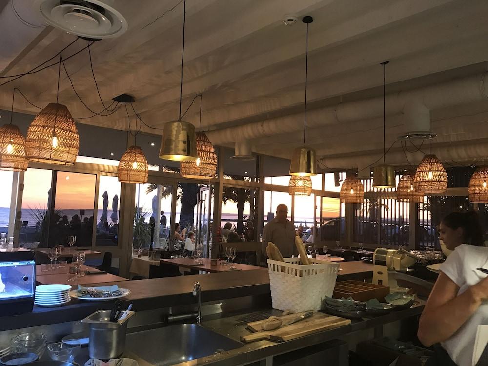 Hotel Cafe Miramar ル・グロー・デュ・ロワ エクステリア 写真